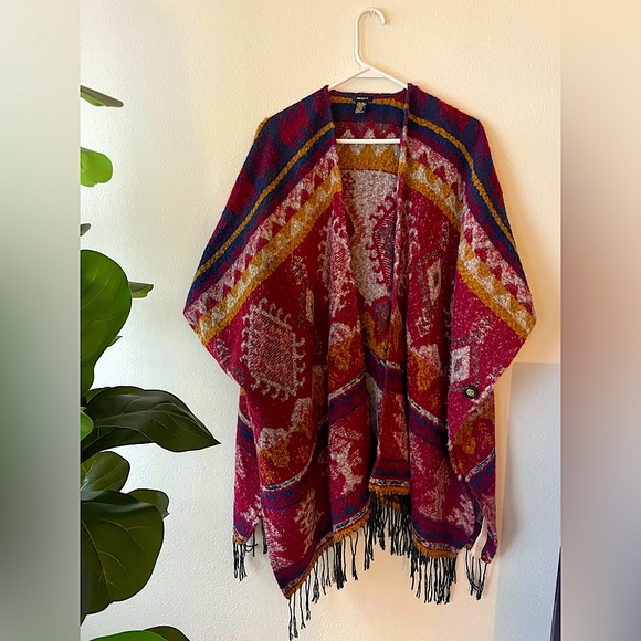 Forever 21 Cozy Fringe Aztec Knit Poncho Wrap Cardigan Women’s One Size - Picture 8 of 9
